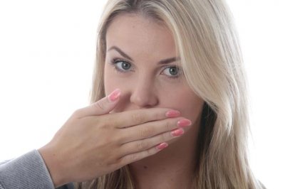 ​嘴巴里经常苦是什么原因造成的（或与这4个因素有关）