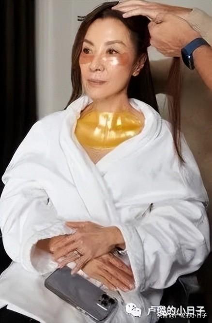 杨紫琼22岁到56岁（杨紫琼60岁生日公开包包里的秘密）(51)