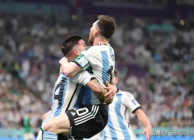 16年最佳11人梅西为什么没去（6年前恩佐发文挽留梅西）(2)