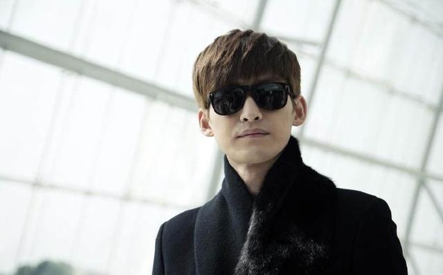 刘亦菲演员个人资料简介（明星在没出道前的名字）(2)