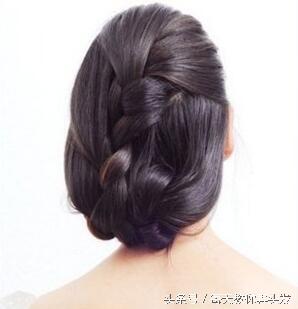 简单的编头发教程蜈蚣辫（3款蜈蚣编辫子发型方法图解）(10)