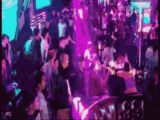 罗琦眼睛怎么瞎的(《我是歌手2》罗琦的眼睛是怎么瞎的)