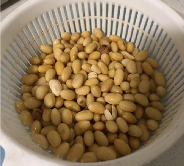 怎么炖猪蹄软烂不腻好吃（教你简单好吃的做法）(3)