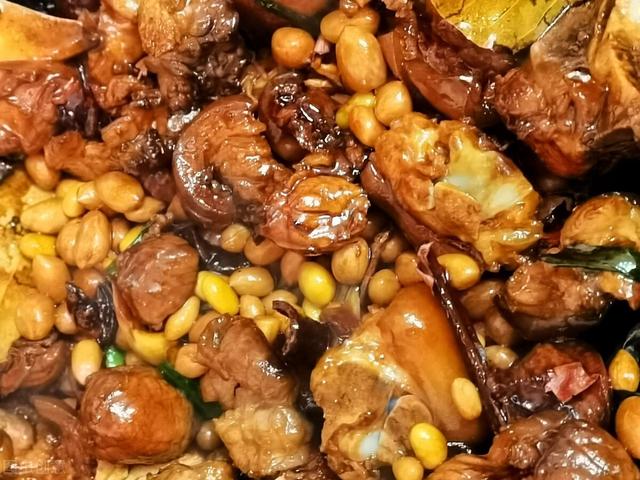 怎么炖猪蹄软烂不腻好吃（教你简单好吃的做法）(1)