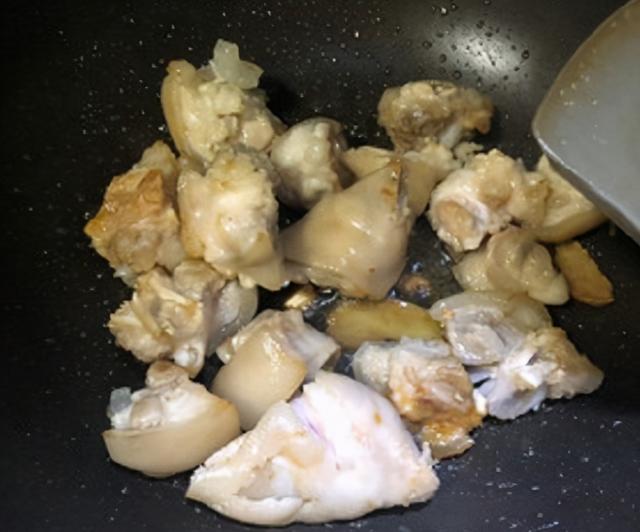 怎么炖猪蹄软烂不腻好吃（教你简单好吃的做法）(5)