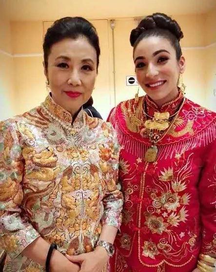 汪明荃没有结婚吗（71岁汪明荃出席侄子婚礼）(2)