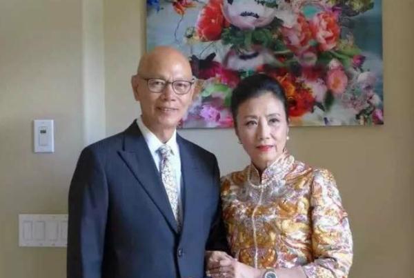 汪明荃没有结婚吗（71岁汪明荃出席侄子婚礼）(1)