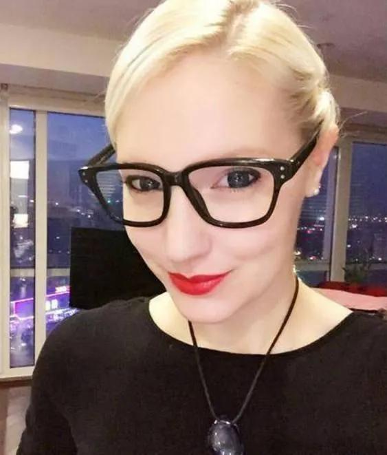 撒贝宁老婆李白个人简介（撒贝宁妻子李白职业曝光）(4)