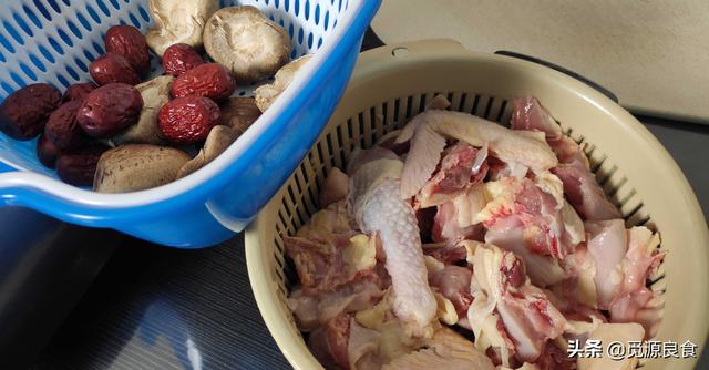 怎么炖鸡汤好吃又嫩又入味（这样炖鸡汤好吃）(10)