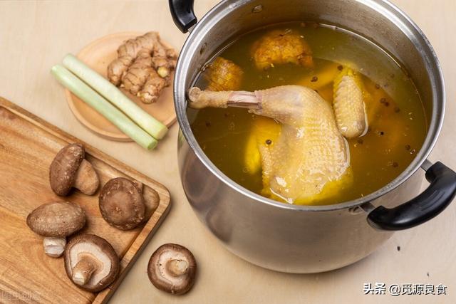 怎么炖鸡汤好吃又嫩又入味（这样炖鸡汤好吃）(2)