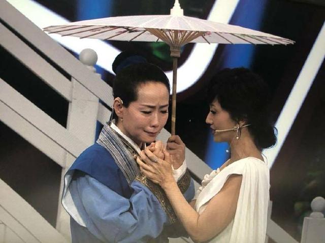 叶童赵雅芝26年后再聚首（白娘子剧组再聚首）(4)