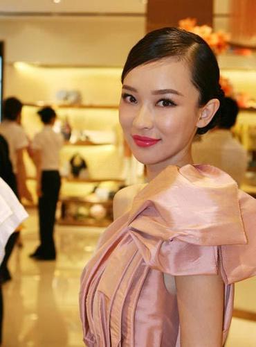 唐一菲回忆凌潇肃姚晨离婚事件(唐一菲有孕凌潇肃年底当爹)(10)