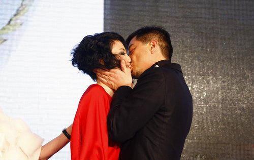 唐一菲回忆凌潇肃姚晨离婚事件(唐一菲有孕凌潇肃年底当爹)(14)