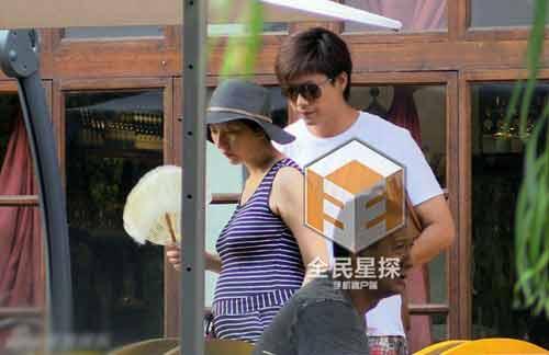 唐一菲回忆凌潇肃姚晨离婚事件(唐一菲有孕凌潇肃年底当爹)(1)