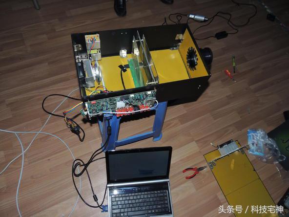 如何把普通投影仪变成家庭影院（技术宅原创自制高清投影仪）(36)