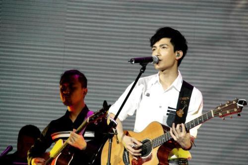 07年张杰和陈楚生（陈楚生放湖南台鸽子遭封杀）(7)