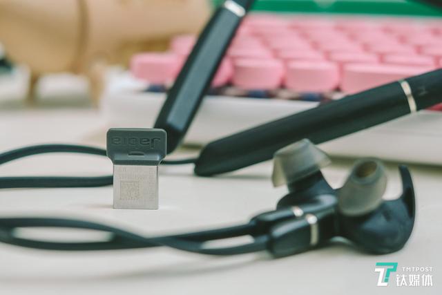 jabra耳机评测（一款专为通话而生的挂颈式蓝牙耳机）(7)