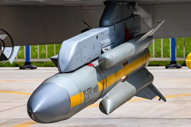 最强四代机歼16(可能是未来台海战役的主角)(7)