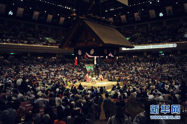 日本相扑最新大赛（近距离感受日本大相扑比赛）(1)