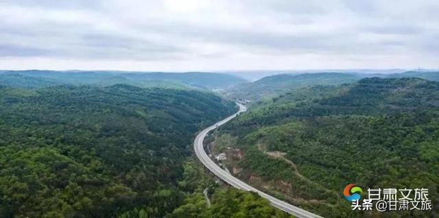 甘肃省境内的高速公路（涨知识世界上第一条）(8)