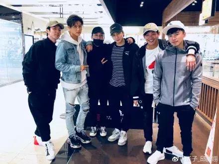 棒棒堂组合时隔多年合体现身(棒棒堂合体上演)(2)