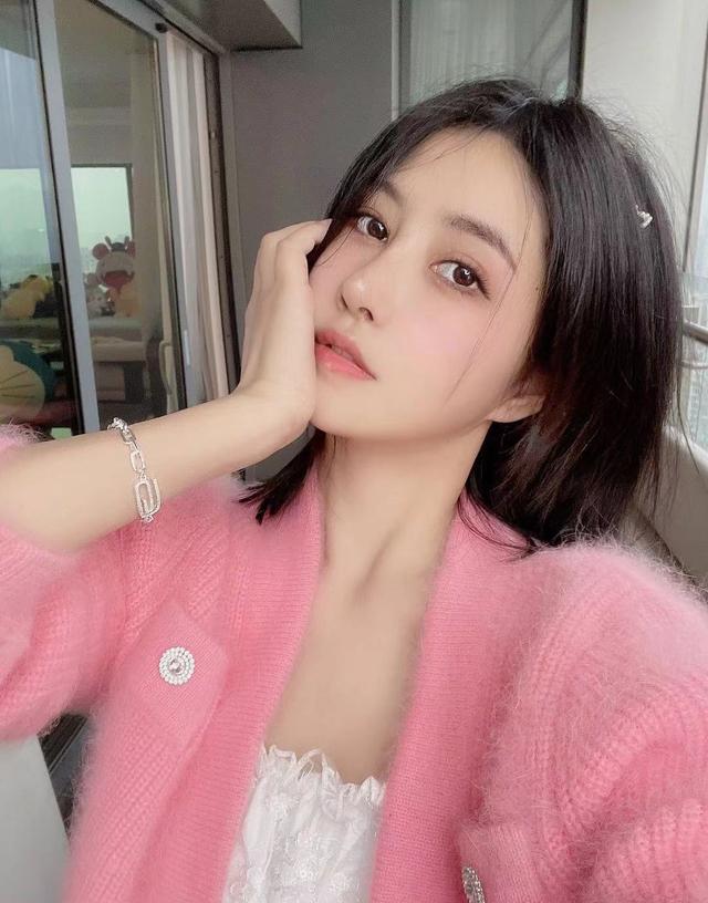 官方通报女网红抽脂去世（网红曝好友抽脂去世）(2)