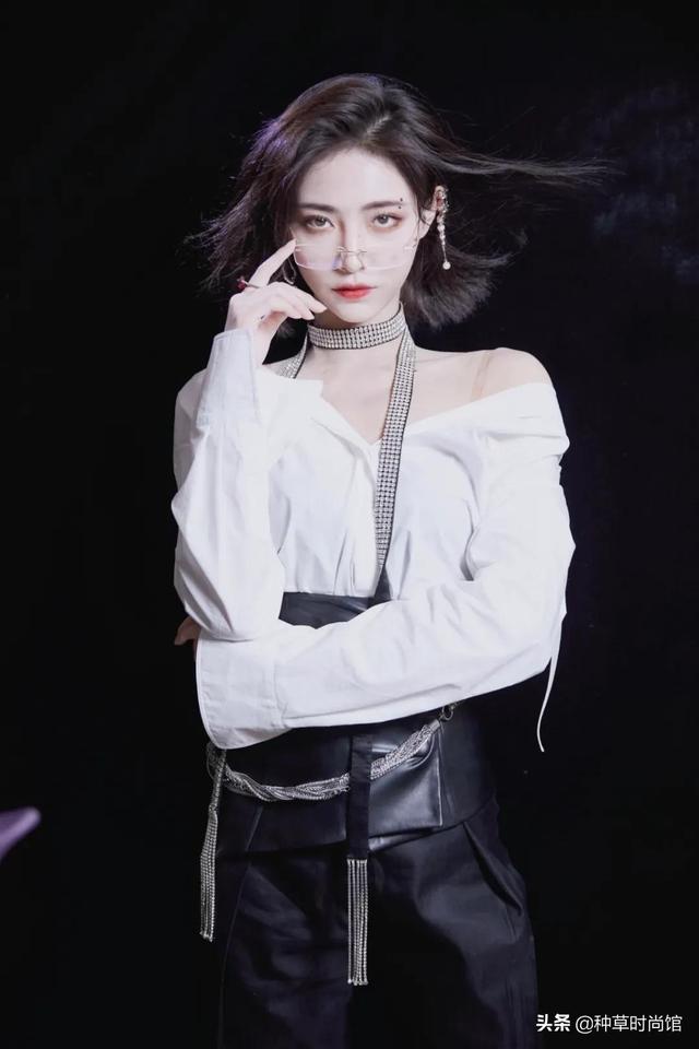 长衬衫的n种穿法让你美得不重样（4款衬衫11种穿法摆脱路人感）(74)