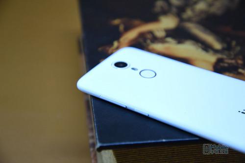 ivvi手机各款式（ivvi小骨Pro评测一款走心的千元机）(11)