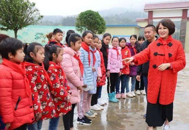 靳羽西今年几岁（从150美元到亿万身家）(38)