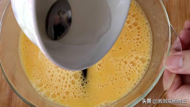 最简单的辣椒炒鸡蛋的做法（实蛋自己在家做）(5)