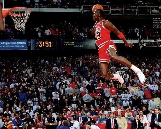 乔丹生涯后期投篮姿势(乔丹时期的篮球都是慢动作)(2)