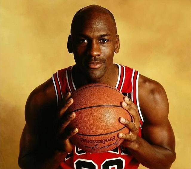 乔丹生涯后期投篮姿势(乔丹时期的篮球都是慢动作)(6)