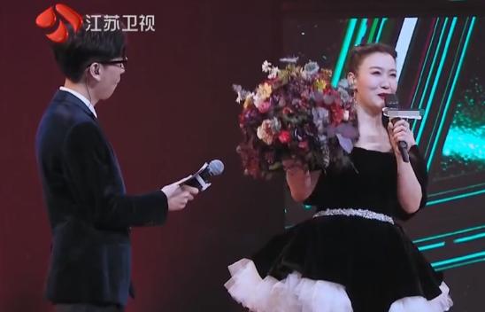 歌星谭晶近况(43岁谭晶近照大变)(2)