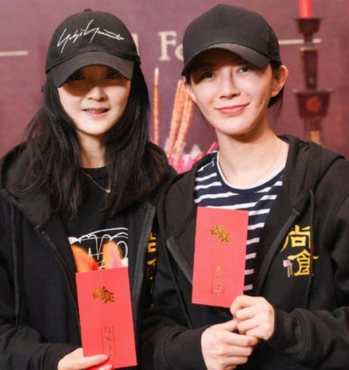 45岁的晴格格近照 最美晴格格综艺中大哭(1)