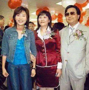 老公背景显赫系香港四大富豪家族（又一百亿名媛宣布离婚）(11)