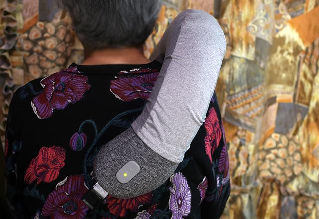 颈椎加热按摩仪器（恒温热敷一键充气）(17)