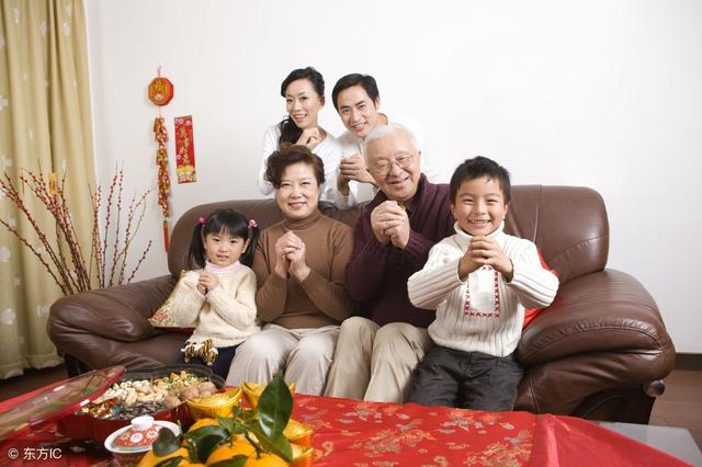 全家福摄影怎么拍细节更重要(教你几个拍全家福的秘诀)(1)