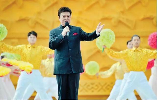 庆祝广西60周年文艺表演(踏歌起舞欢庆壮美新广西)(7)