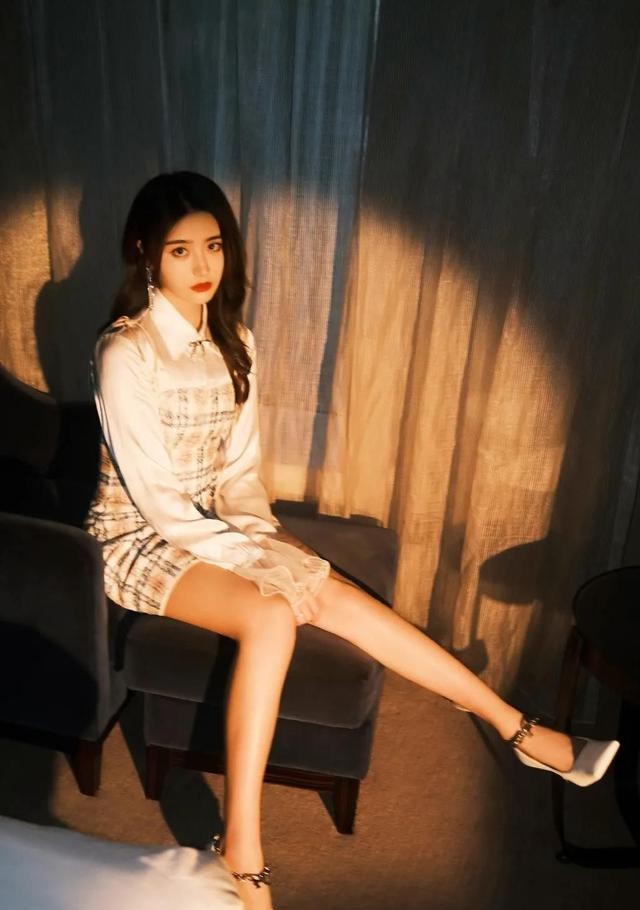 金子涵个人资料大全(金子涵肤白貌美妥妥的气质女神)