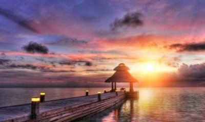 ​美妙祝贺的简略句子，愿你出息如火繁花似锦_符合发伙伴圈