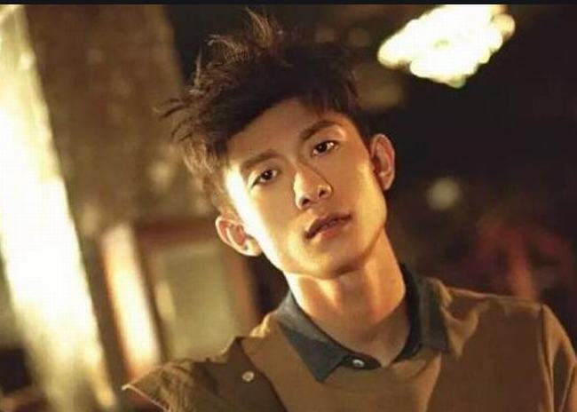 余罪2电视剧张一山免费(电视剧余罪张一山照片)