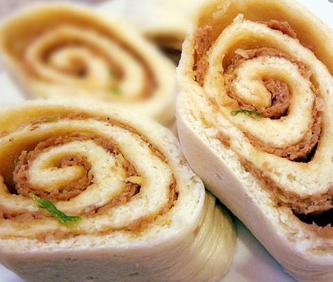 肉龙热量高不高（泡泡龙被倒立灌食用油）