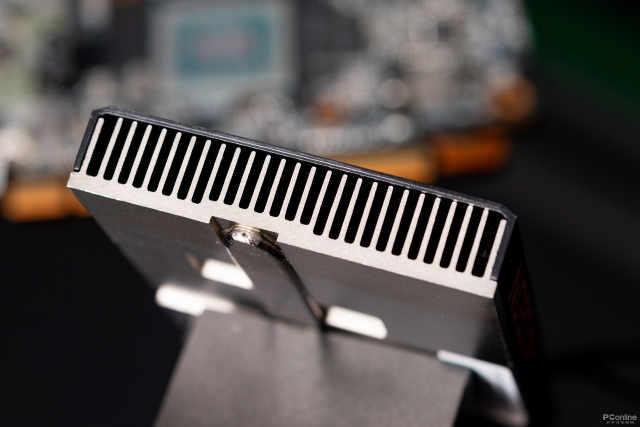 蓝宝石2G显卡(1080P游戏入门小卡蓝宝石RX)(43)