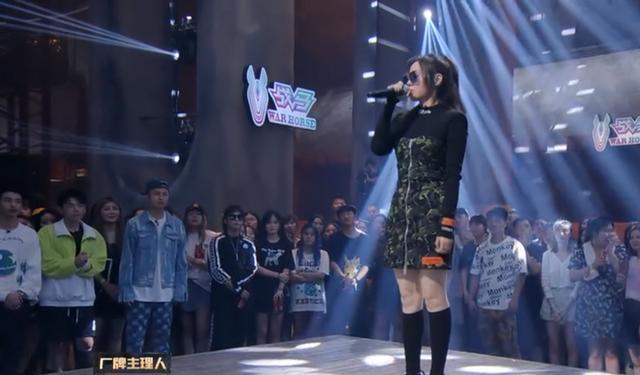 34岁张靓颖现状(19岁爱上37岁渣男当了小三)(28)