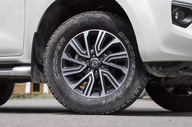 20万元的预算买什么硬派越野车(2.5L7AT卖20万的硬派越野)(17)