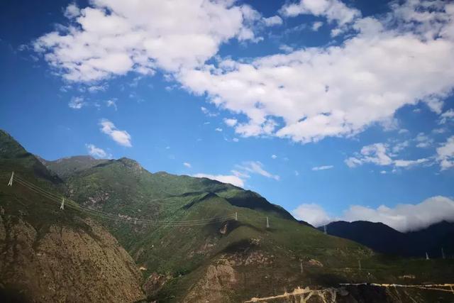 20万元的预算买什么硬派越野车(2.5L7AT卖20万的硬派越野)(4)