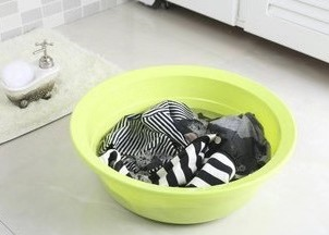 笔印子画在衣服上怎么洗,衣服上的黑色中性笔笔迹怎么洗掉图7