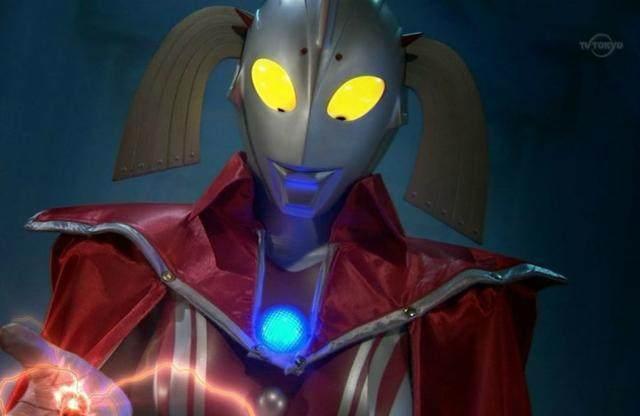 奥特之父和奥特之母被贝利亚控制(奥特之母原来还有前任丈夫)(4)