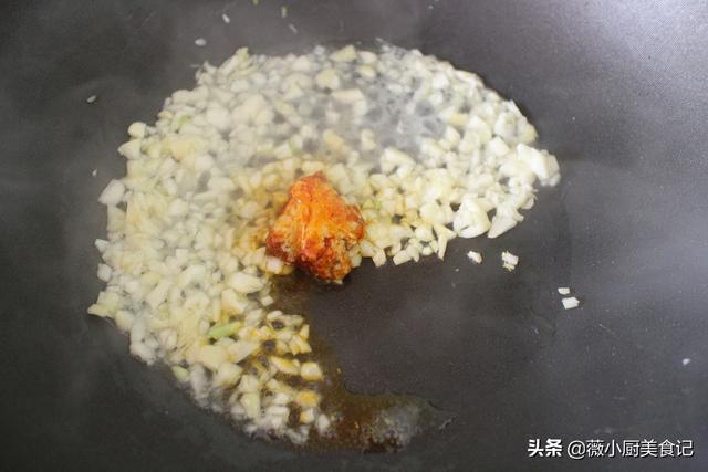 正宗蒜蓉金针菇的做法（做法简单口感脆嫩）(7)