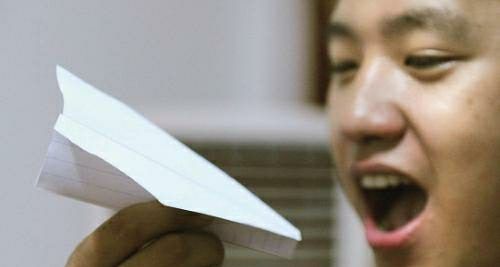 对纸飞机哈气有什么用,飞纸飞机的时候为什么要哈气图6